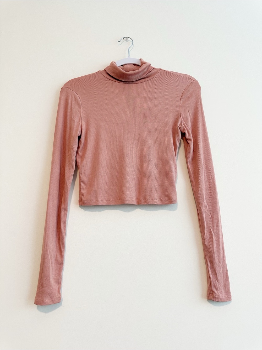 Sunday Best Aritzia Women's Pink Long-Sleeve Cropped Turtleneck Top